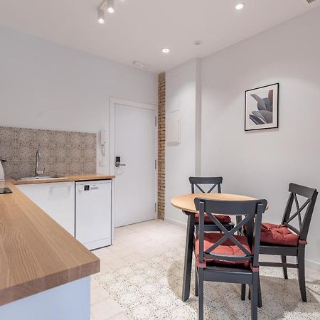 Modern Apartment Close To City Centre Valence Extérieur photo